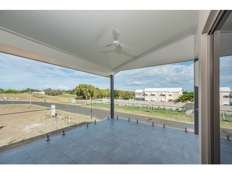 1 Greenview Drive, Bargara QLD 4670