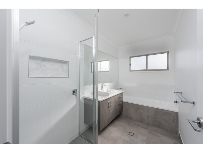 1 Greenview Drive, Bargara QLD 4670