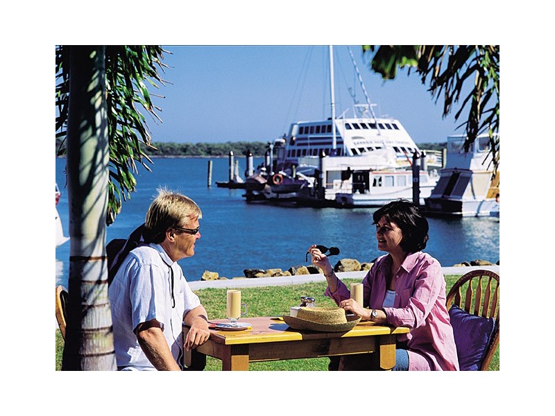 2-4 Somerville Street, Burnett Heads QLD 4670