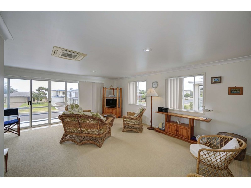 17 Miller Street, Bargara QLD 4670