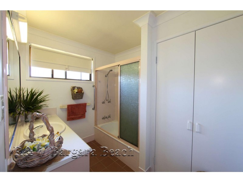 3 Crystal Court, Elliott Heads QLD 4670