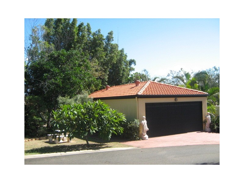 31 Pebble Beach Drive, Coral Cove QLD 4670