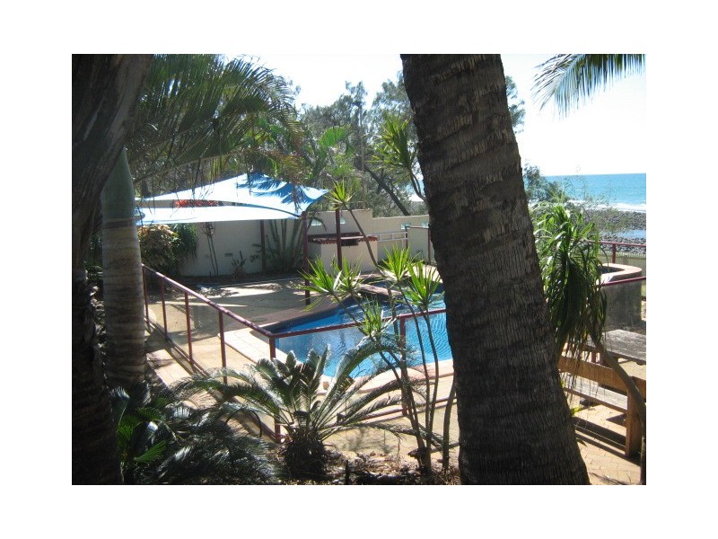 31 Pebble Beach Drive, Coral Cove QLD 4670