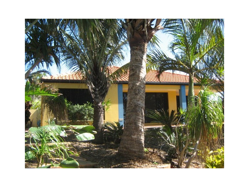 31 Pebble Beach Drive, Coral Cove QLD 4670
