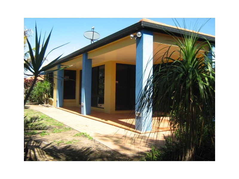 31 Pebble Beach Drive, Coral Cove QLD 4670