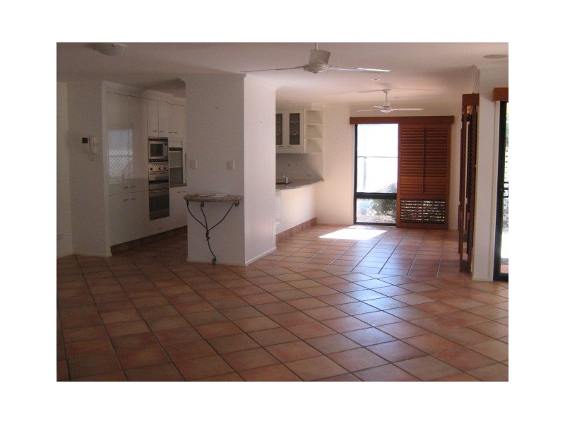 31 Pebble Beach Drive, Coral Cove QLD 4670