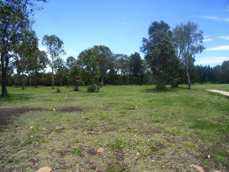 18 Betty Close, Coral Cove QLD 4670