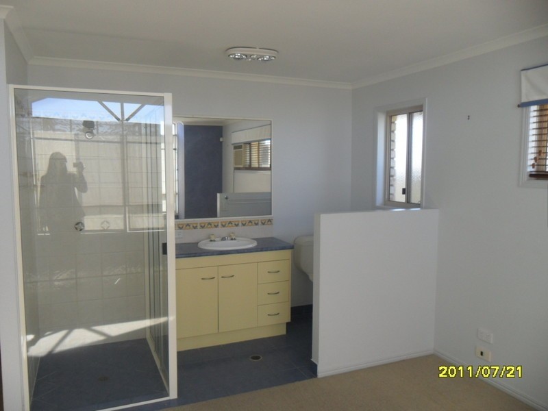 13 Peggy Drive, Coral Cove QLD 4670