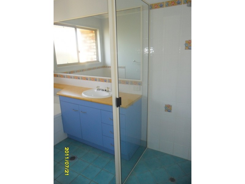 13 Peggy Drive, Coral Cove QLD 4670