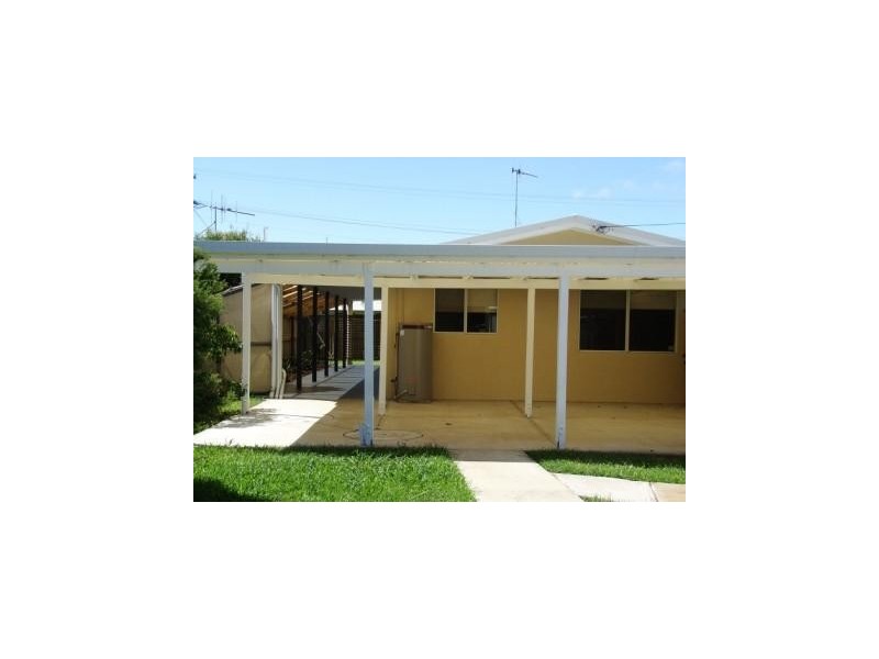 10 McKenzie Street, Burnett Heads QLD 4670