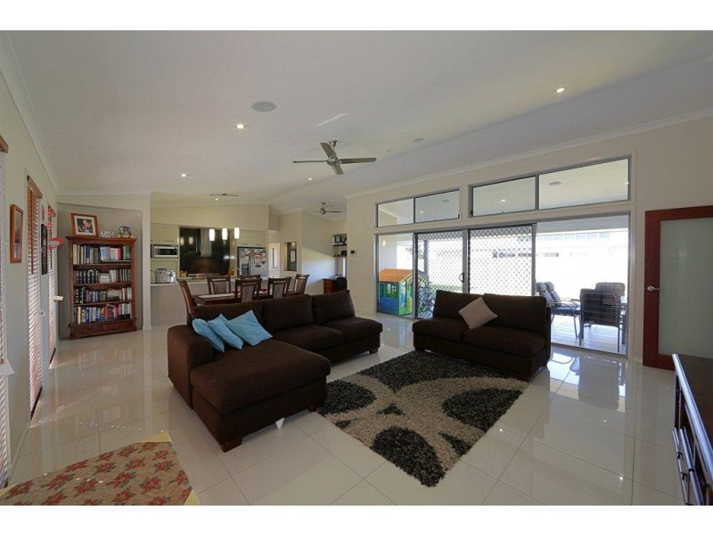 16 Panoramic Way, Bargara QLD 4670