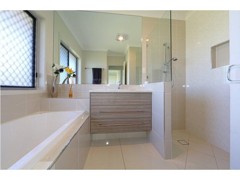 16 Panoramic Way, Bargara QLD 4670