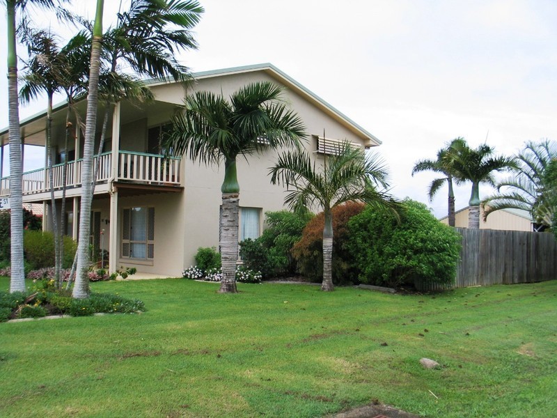 38 Nielson Ave, Burnett Heads QLD 4670