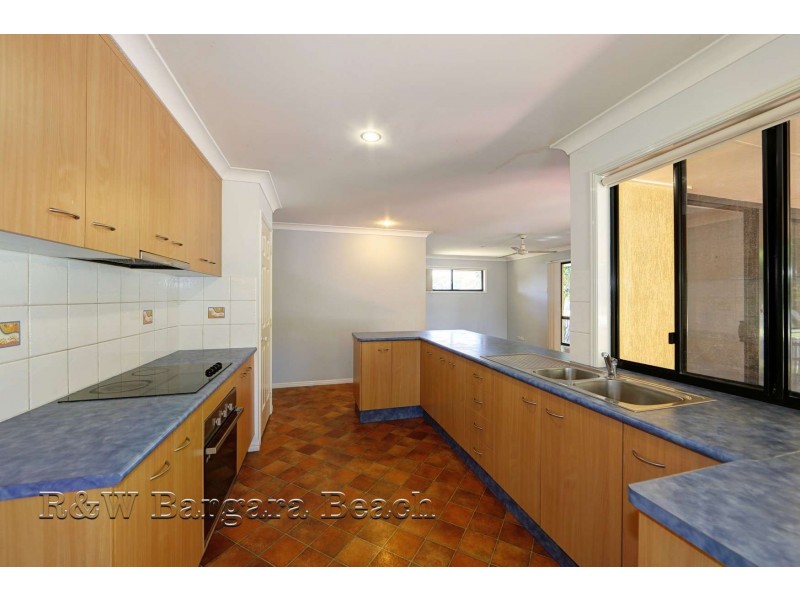 11 Rita Place, Coral Cove QLD 4670