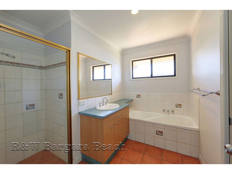 11 Rita Place, Coral Cove QLD 4670