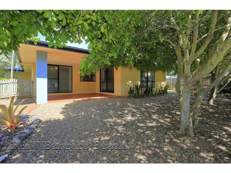 11 Rita Place, Coral Cove QLD 4670