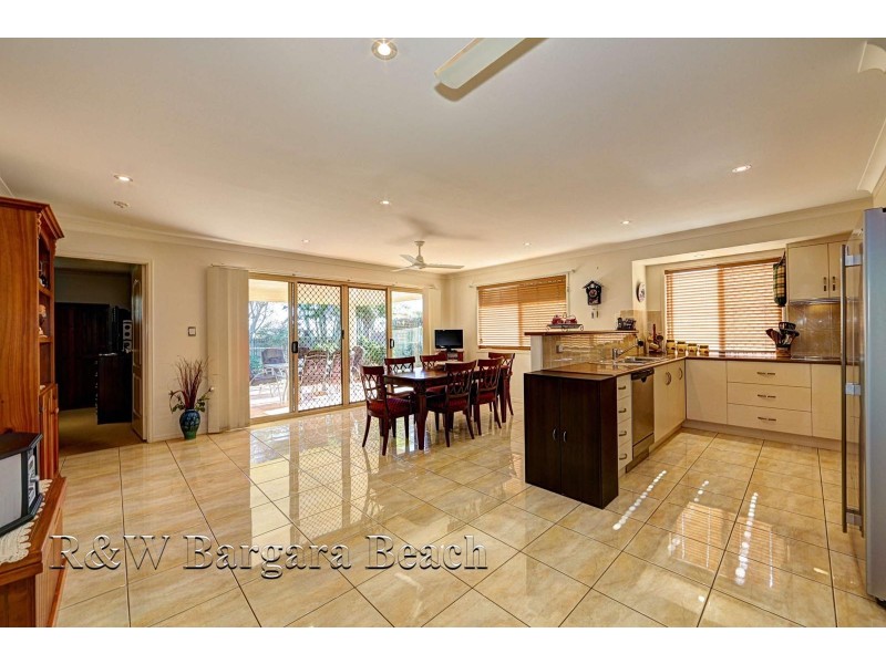 12 McCallum Close, Coral Cove QLD 4670