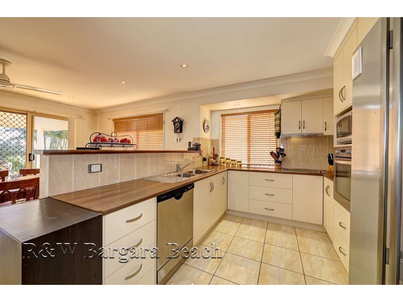 12 McCallum Close, Coral Cove QLD 4670