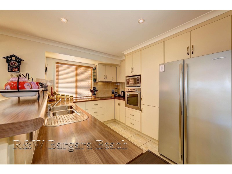 12 McCallum Close, Coral Cove QLD 4670