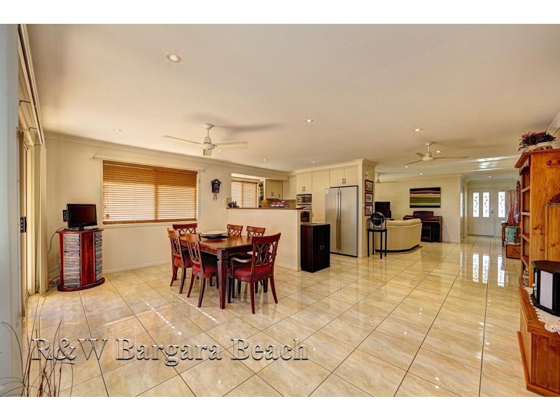 12 McCallum Close, Coral Cove QLD 4670