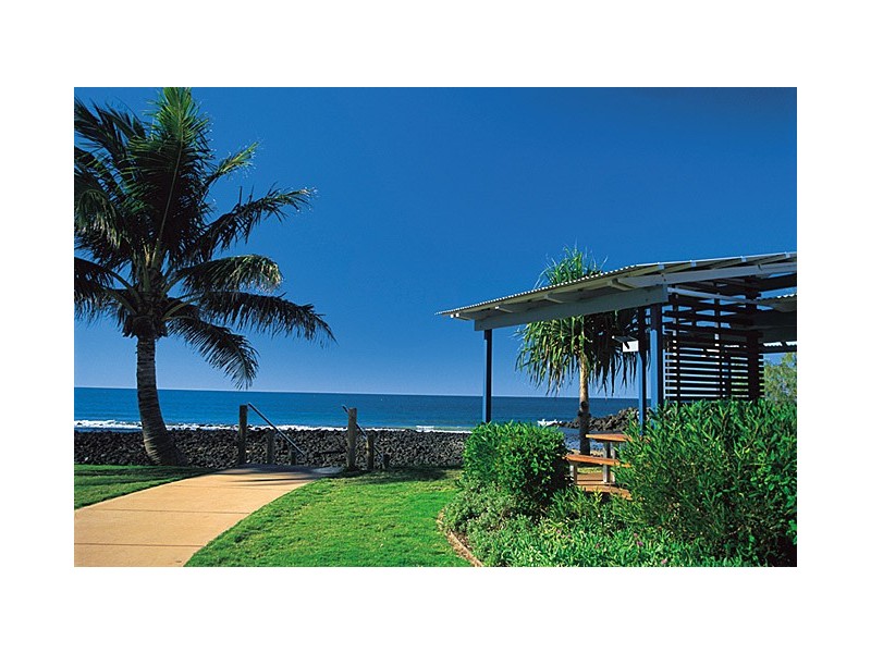 Unit 4, Coral Coast Plaza, 20 Bauer Street, Bargara QLD 4670