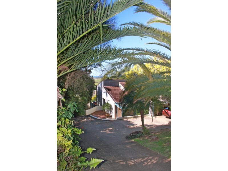 12 Heathwood Crescent, Qunaba QLD 4670