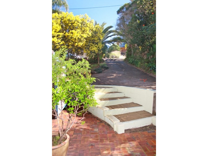 12 Heathwood Crescent, Qunaba QLD 4670