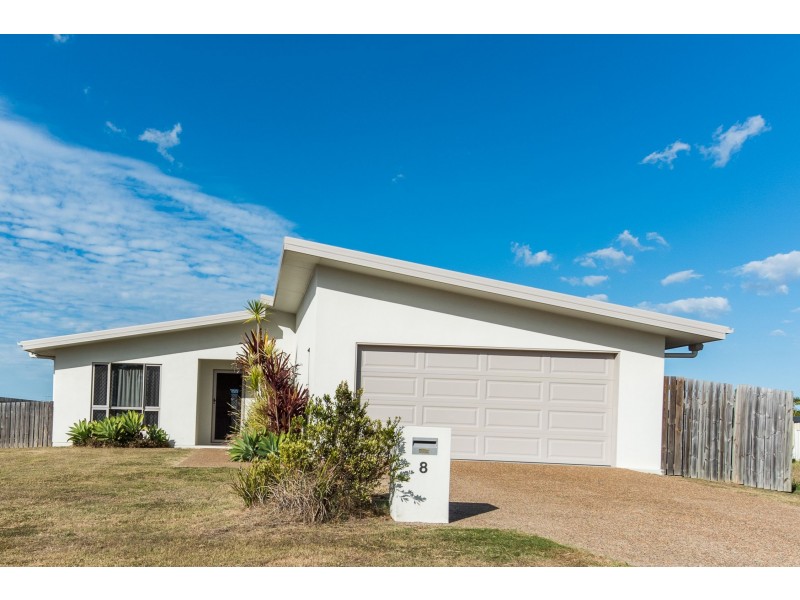 8 Avalon Street, Burnett Heads QLD 4670