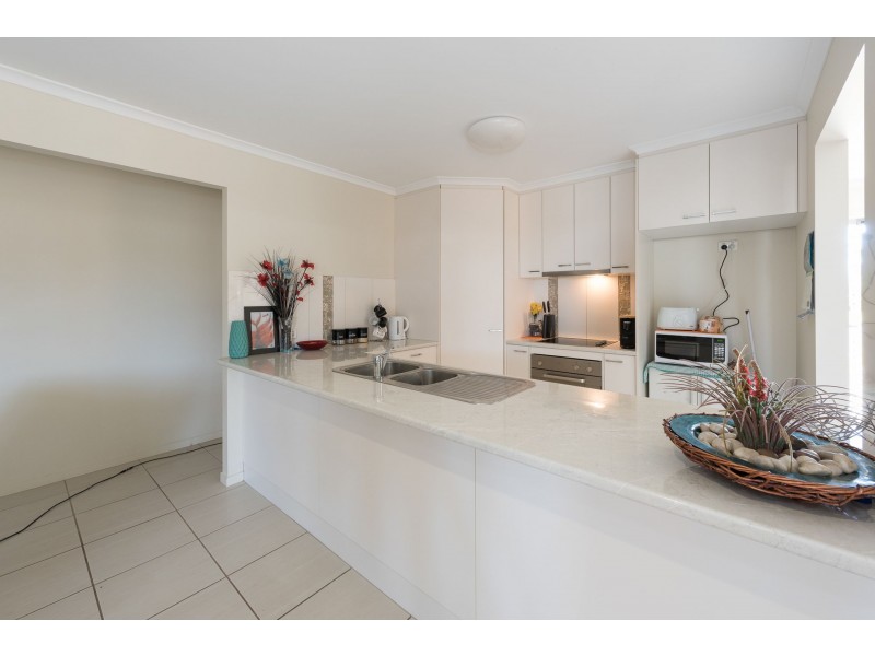 8 Avalon Street, Burnett Heads QLD 4670