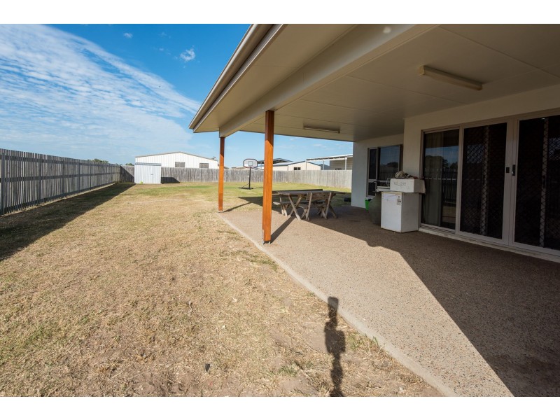 8 Avalon Street, Burnett Heads QLD 4670