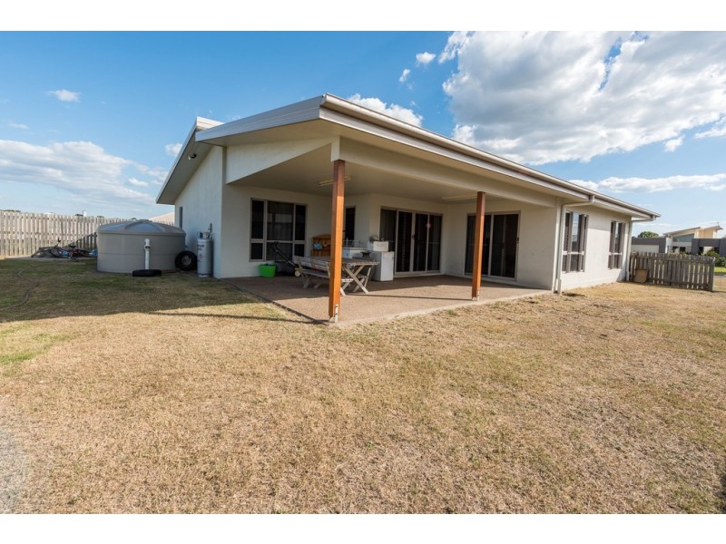 8 Avalon Street, Burnett Heads QLD 4670