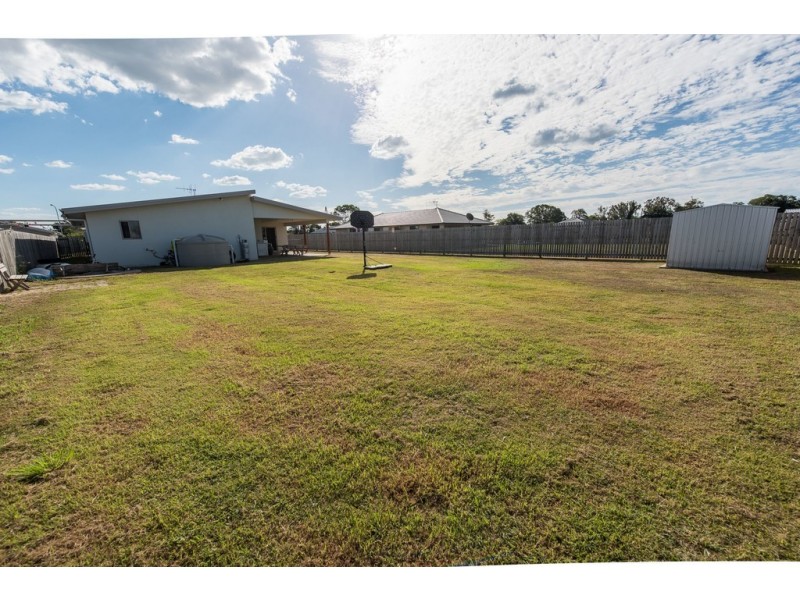 8 Avalon Street, Burnett Heads QLD 4670