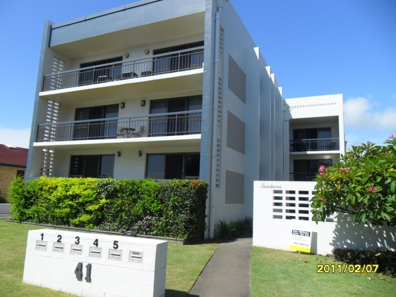 2/41 Esplanade, Bargara QLD 4670