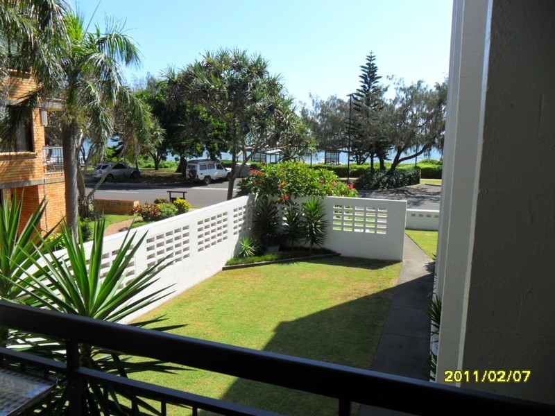 2/41 Esplanade, Bargara QLD 4670