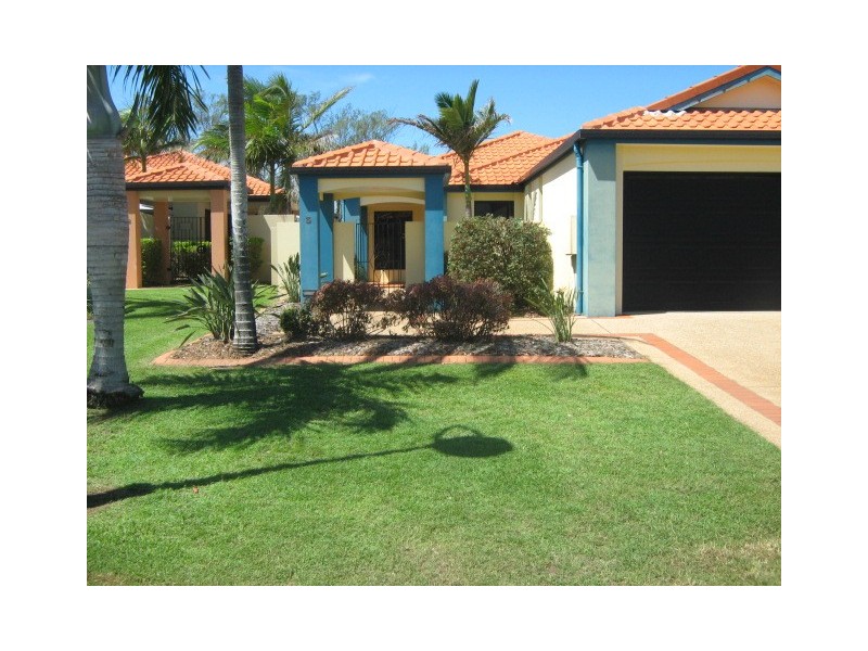 3/5 Chantelle Circuit, Coral Cove QLD 4670
