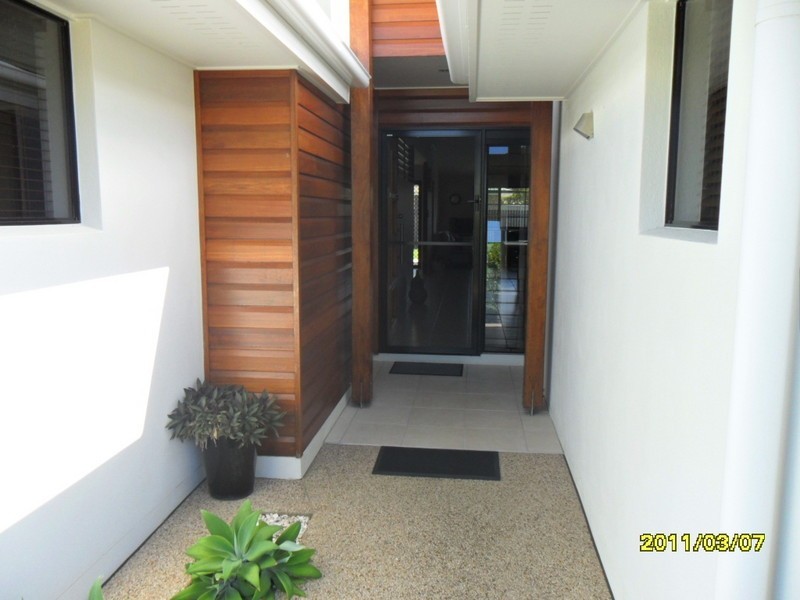 House 3, 41 Grimwood Street, Bargara QLD 4670