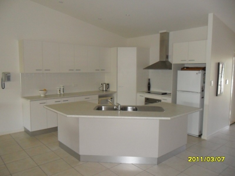 House 3, 41 Grimwood Street, Bargara QLD 4670