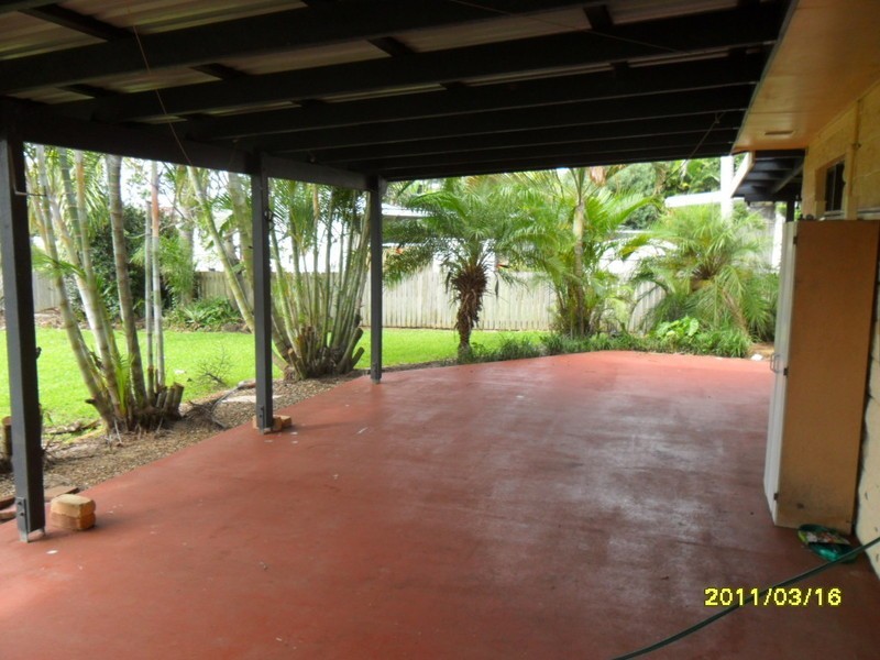 8 Bisdee Street, Coral Cove QLD 4670