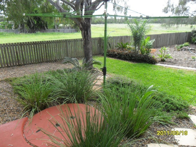 8 Bisdee Street, Coral Cove QLD 4670