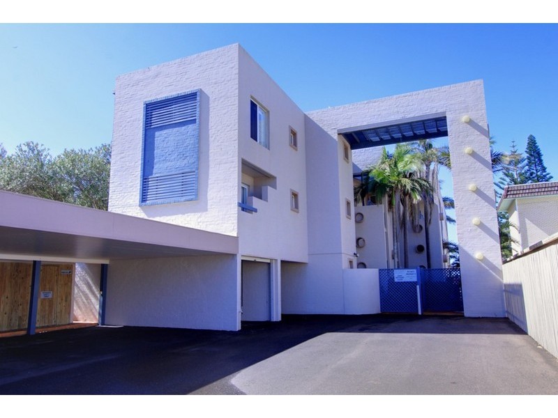 Unit 4, The Waves, 8 Miller Street, Bargara QLD 4670