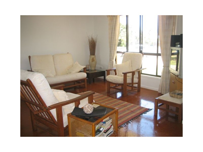 3 Crystal Court, Elliott Heads QLD 4670