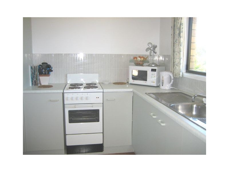 3 Crystal Court, Elliott Heads QLD 4670