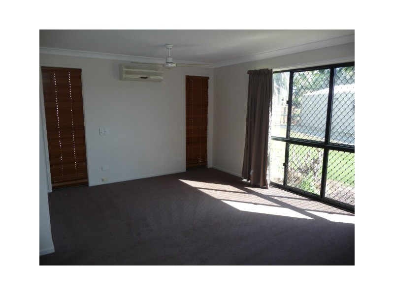 10 Tarni Street, Coral Cove QLD 4670