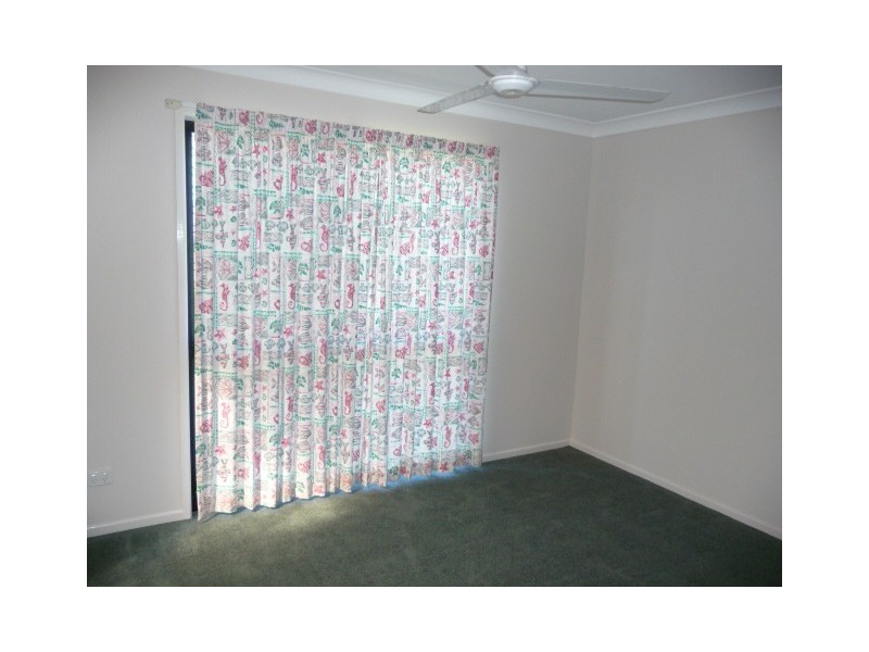 10 Tarni Street, Coral Cove QLD 4670