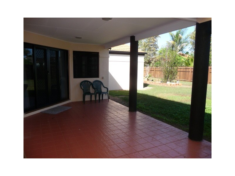 10 Tarni Street, Coral Cove QLD 4670