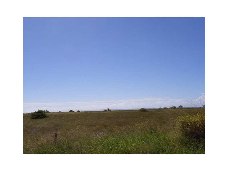 60 Gibsons Road, Burnett Heads QLD 4670