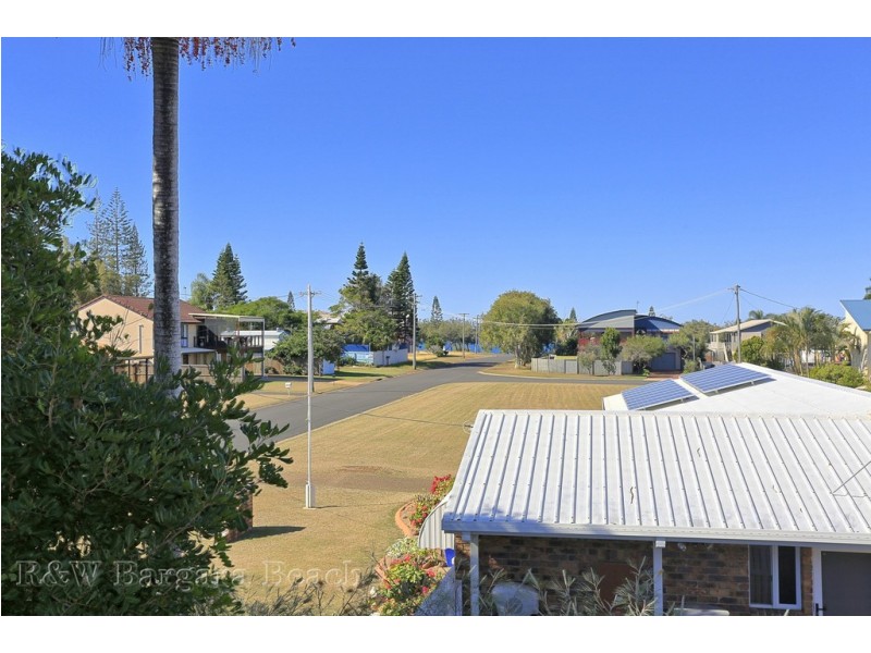 11 Corolla Street, Elliott Heads QLD 4670