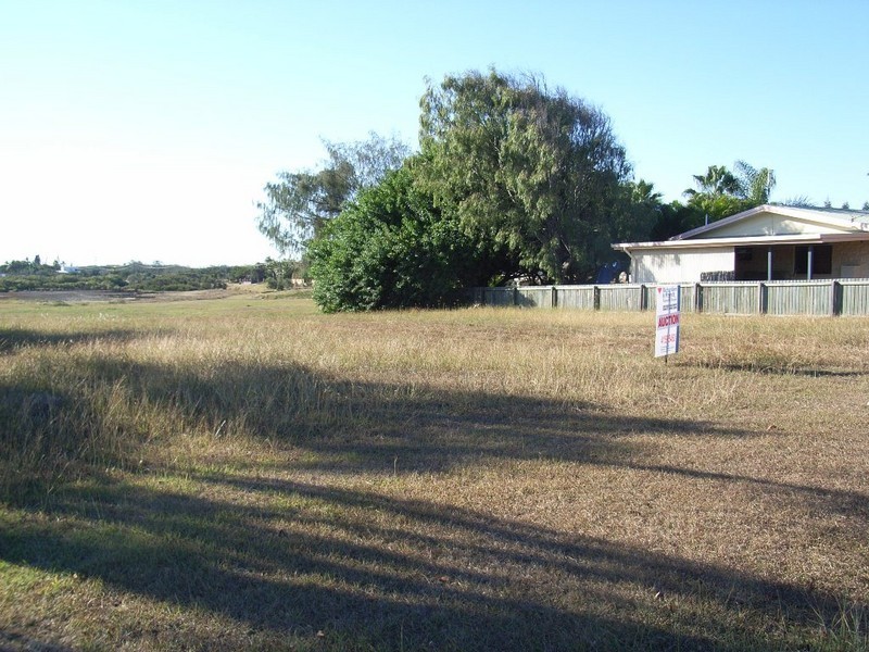 10 Bisdee Street, Coral Cove QLD 4670