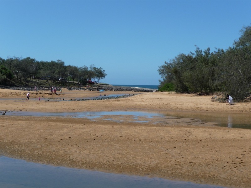 10 Bisdee Street, Coral Cove QLD 4670