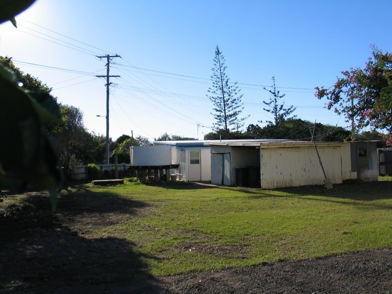 1 Esplanade, Innes Park QLD 4670